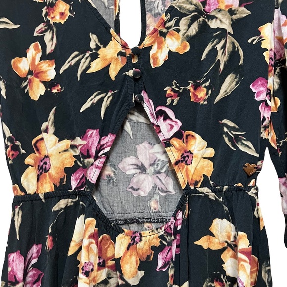 Kendall & Kylie Floral Cut Out Midi Dress - Picture 6 of 6